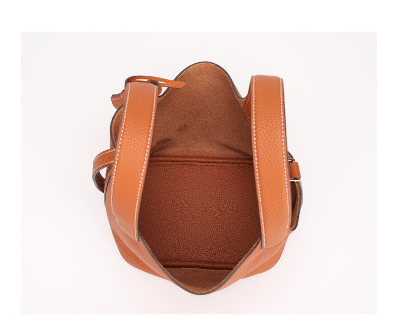 Top Layer Cowhide Vegetable Basket Bag for Women, Light Luxury Versatile Handbag, Niche Design, High-Quality Texture, Large Capacity Bucket Bag