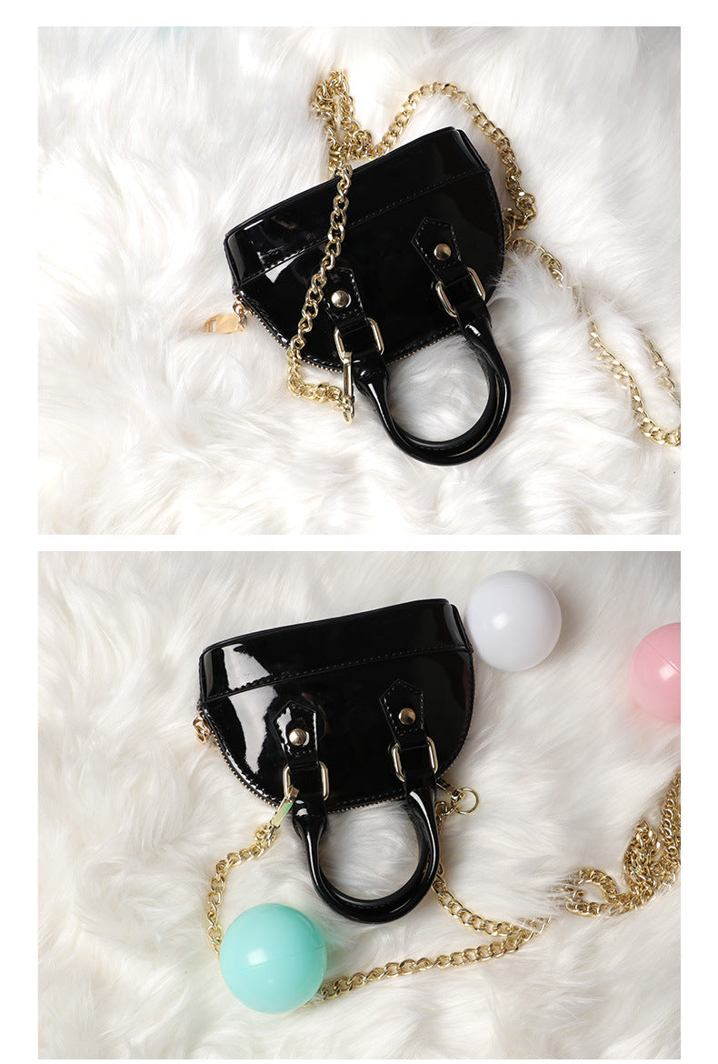 2022New Year's Trendy Fashion Small Bag Women's Shoulder Chain Crossbody Shell Bag