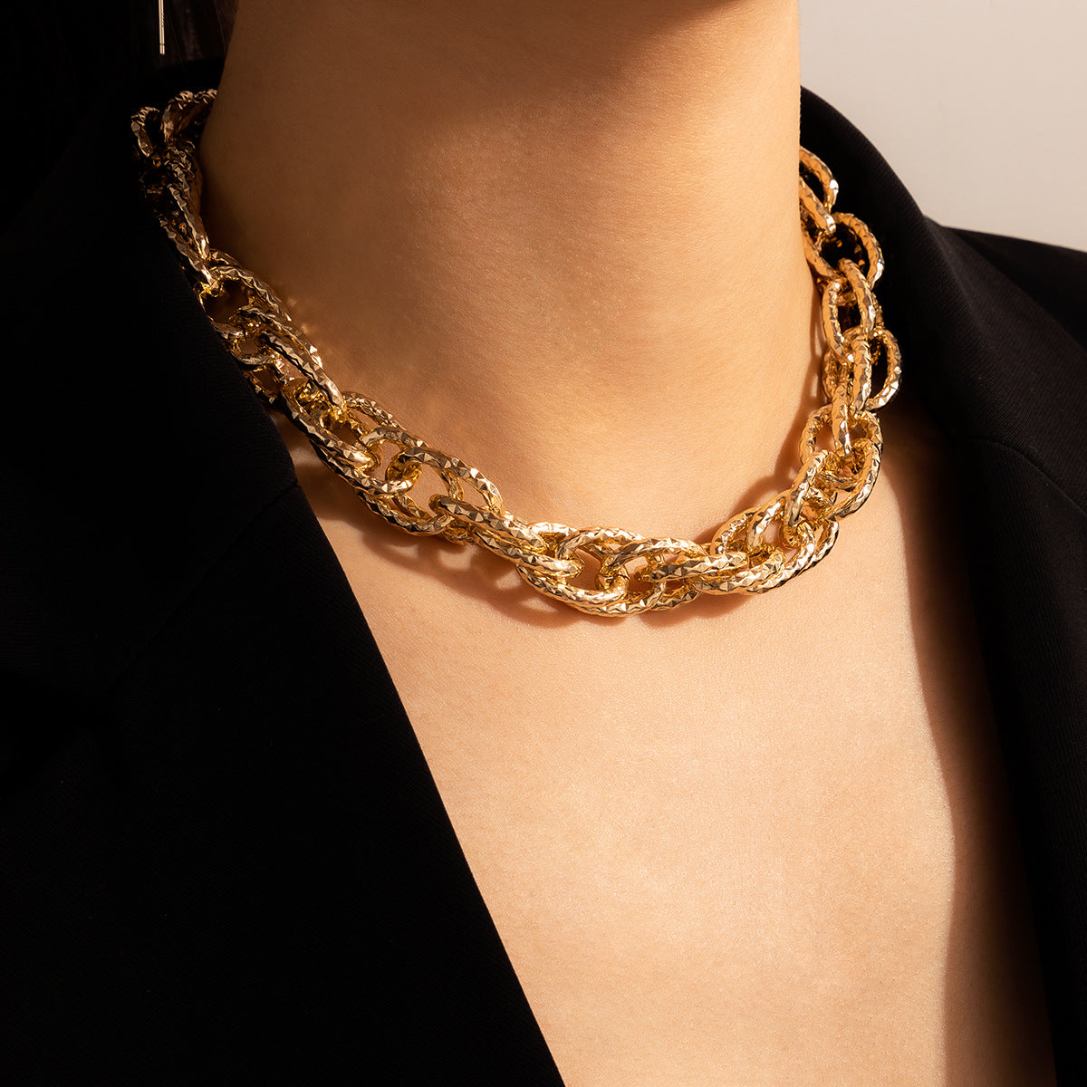 European and American Ornament Fashion Hip-Hop Short Thick Chain Geometric Necklace Metal Exaggerated Necklace