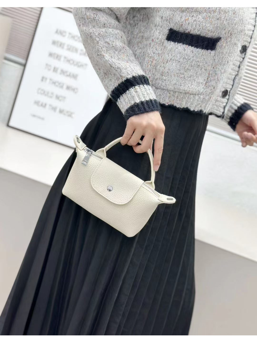 Dumpling Bag Top Layer Cowhide Niche Phone Bag Crossbody Small Bag Casual Genuine Leather Women's Bag Multifunctional Coin Purse