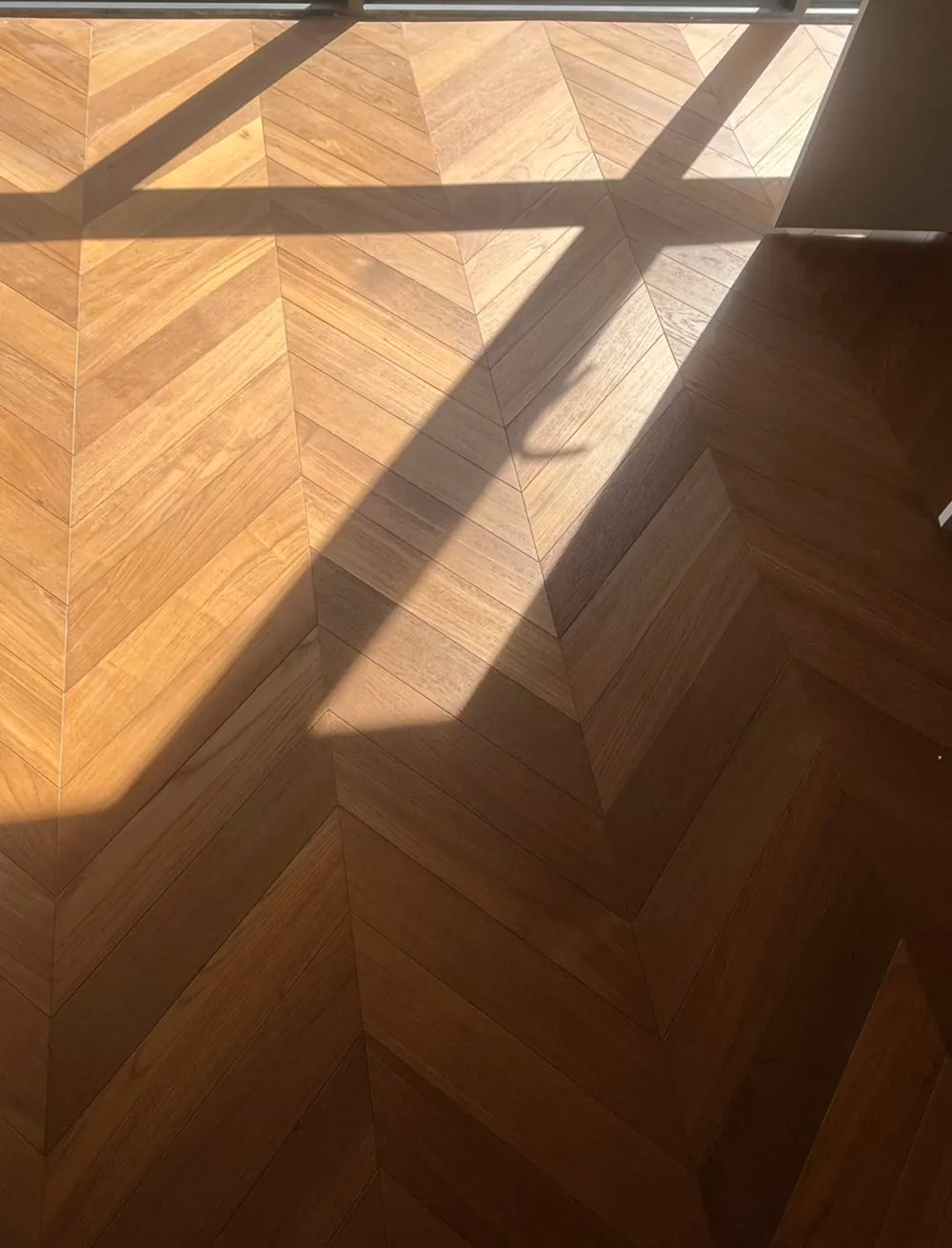 Customizable Engineered Teak Flooring Eco-Friendly UV Coated Surface Waterproof Anti-slip for Hotels Modern Homes Outdoor Park