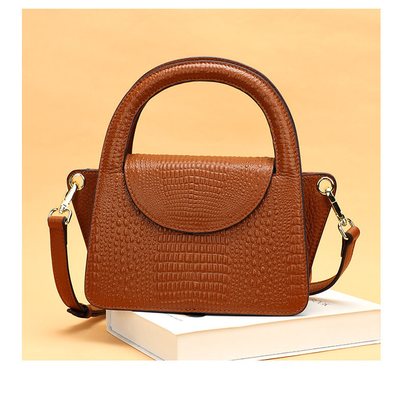Spring and Autumn New Retro Women's Bag Trendy Fashionable Unique Niche Versatile Crossbody Bag Casual Single Shoulder Small Square Bag