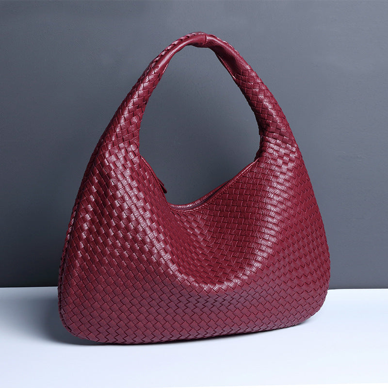 European and American New Crescent Women's Bag Fully Handwoven Handheld Dumpling Bag Fashionable Versatile European and American Style Single Shoulder Underarm Bag