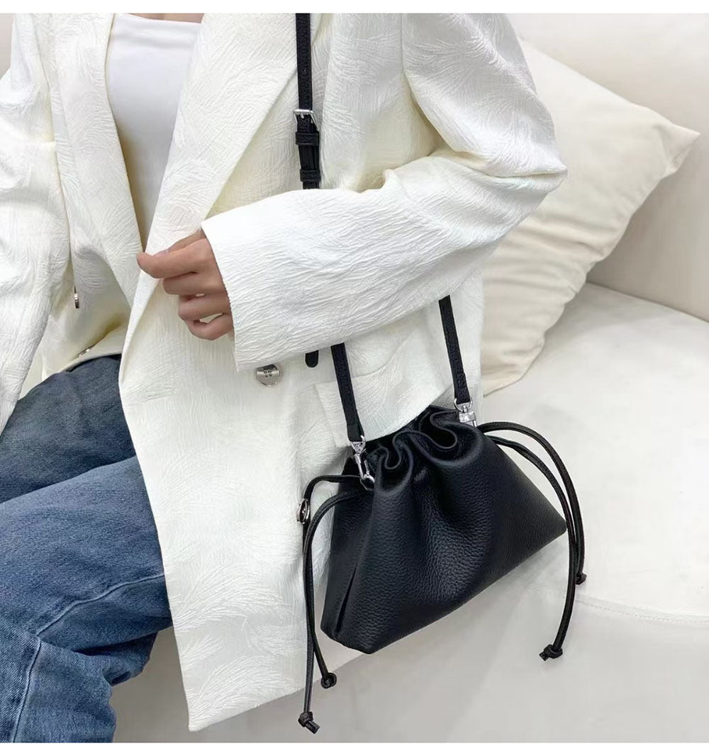 Wholesale pleated cloud bag genuine leather small handbag for women bag Bucket Bag Top Layer Cowhide Niche ins Shoulder Crossbody Bag