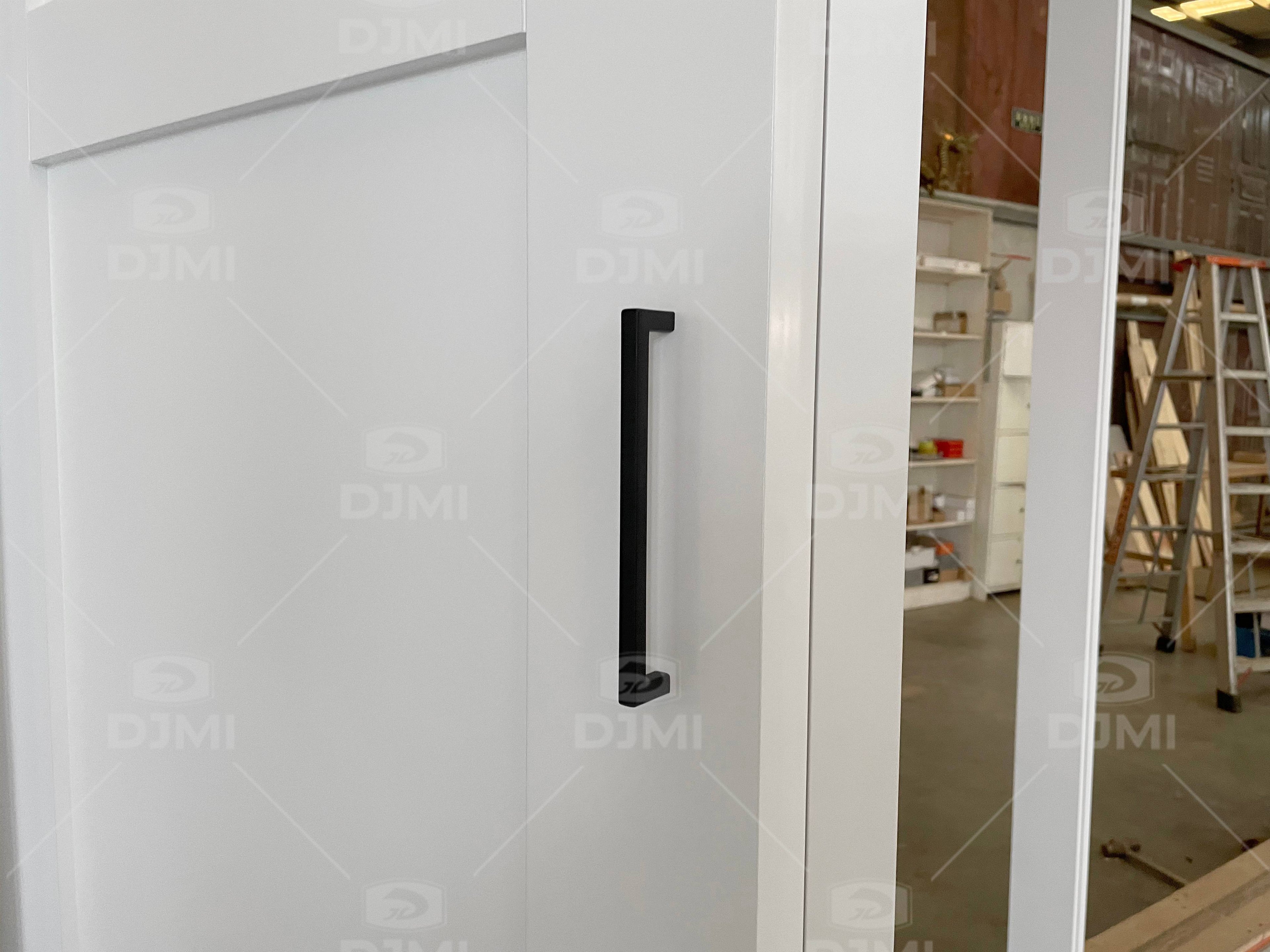 White Shaker Style Timber Accordion Door for House Interior Folding Interior Wooden Door