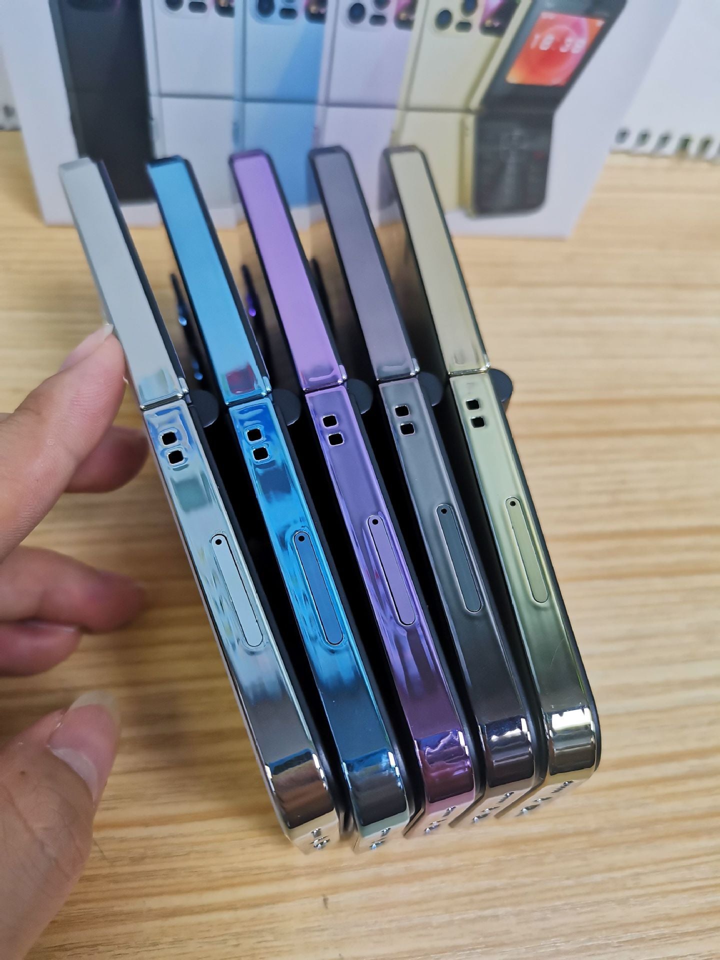 Wholesale Hot Selling Foldable Mobile Phone for Elderly Bluetooth Dialing Student Backup Feature Phone Card Phone Foldable