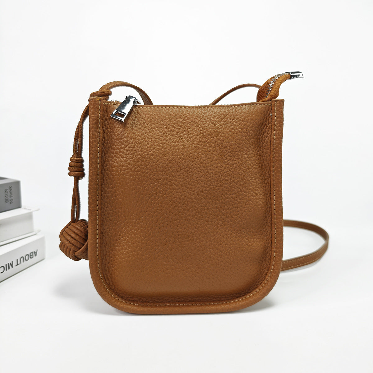 Genuine Leather Small Bucket Bag Trendy Small Bag for Women Fashion Woven Ball Phone Bag Versatile Shoulder Crossbody Bag