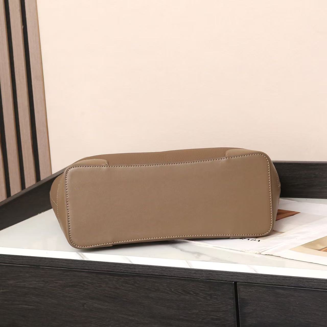 Large Capacity Women's Tote Bag New Fashion Single Shoulder Bag Mommy Bag Light Luxury Versatile Commuter Handbag