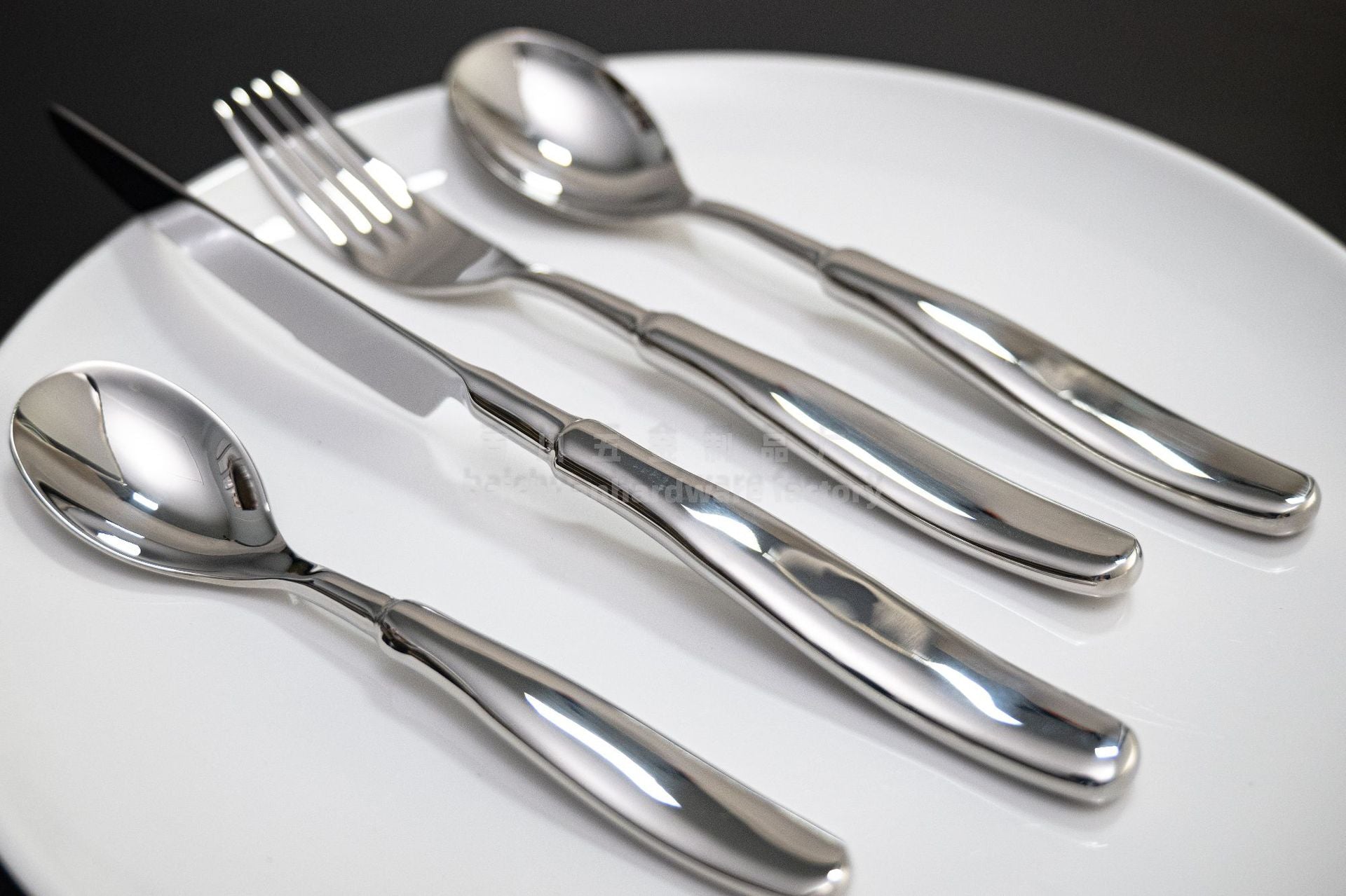 304Stainless Steel Knife Fork Spoon Thickened Tableware Western Hotel High-end Aesthetic Steak Knife Fork Spoon Forged Design