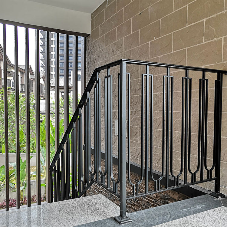 Used Modern Villa Residential Wrought Iron Stair Railing with 12mm Tempered Glass and Long Service Life