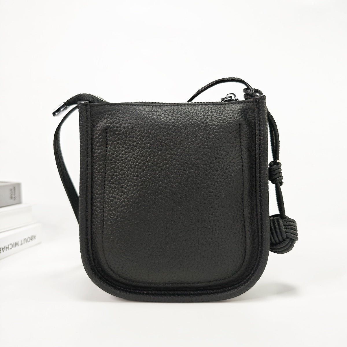 Genuine Leather Small Bucket Bag Trendy Small Bag for Women Fashion Woven Ball Phone Bag Versatile Shoulder Crossbody Bag