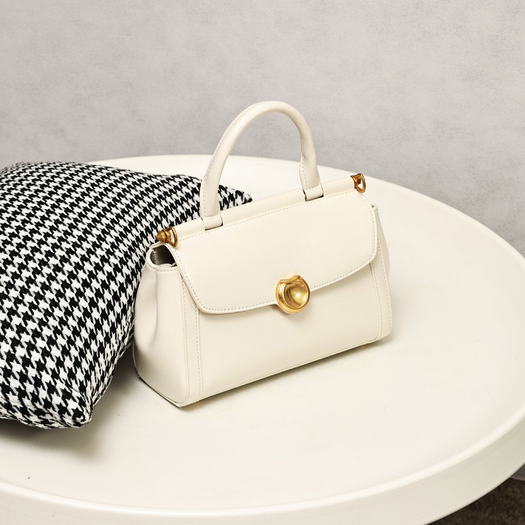 Vintage Simple Small Square Bag2025New Korean Style Personality Single Shoulder Bag Casual Crossbody Bag High-end Niche Handbag