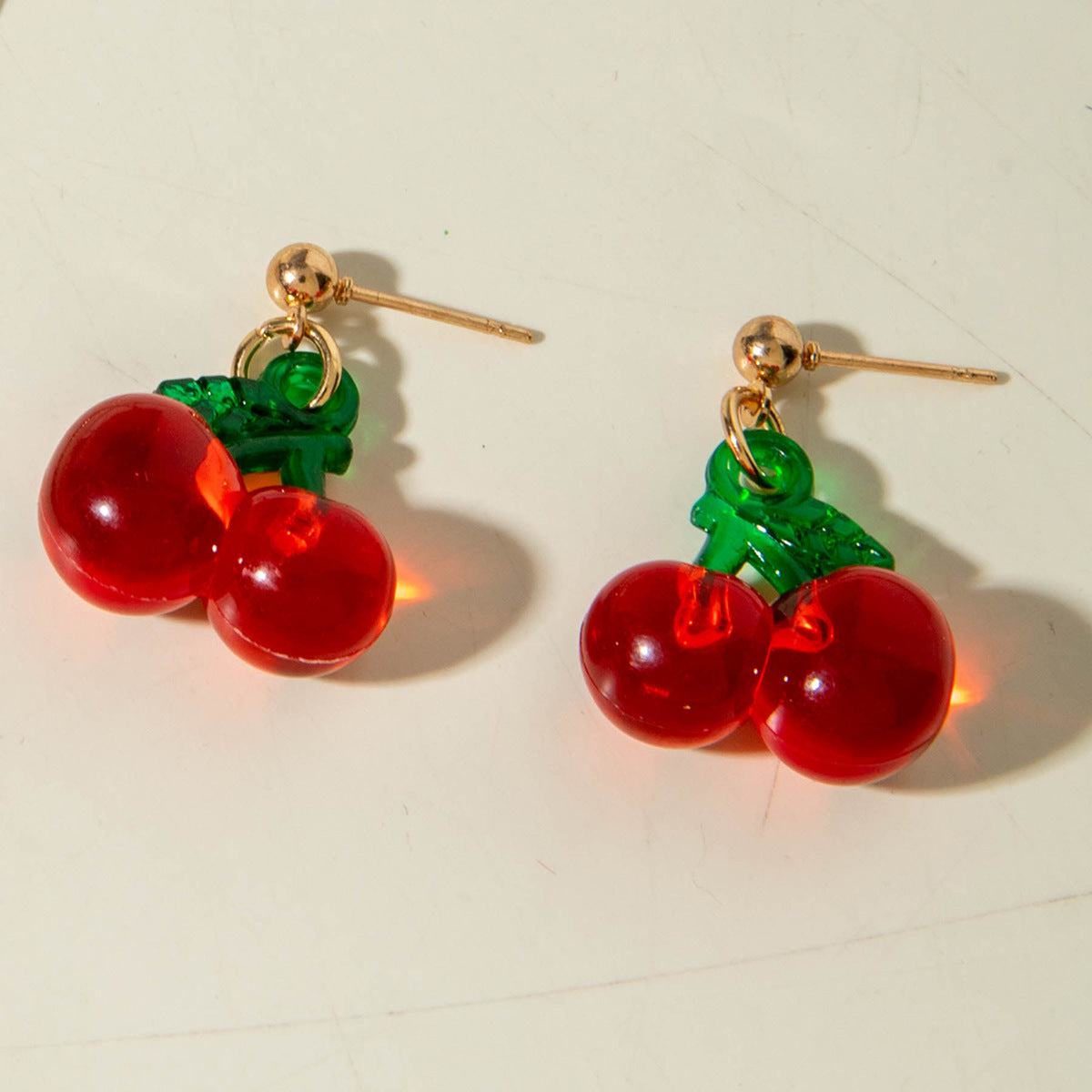 European and American Style Jewelry Light Luxury Imitation Pearl Cherry Necklace High-End Versatile Grass Multi-Layer Stacking Necklace Wholesale