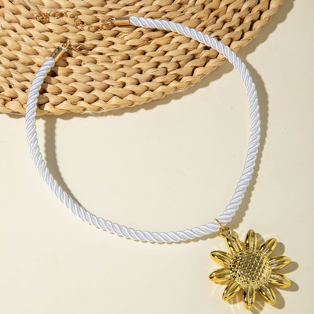 European and American Metal Ocean Style Starfish Pendant Necklace Jewelry Personality Exaggerated Star Beach Vacation Necklace for Women