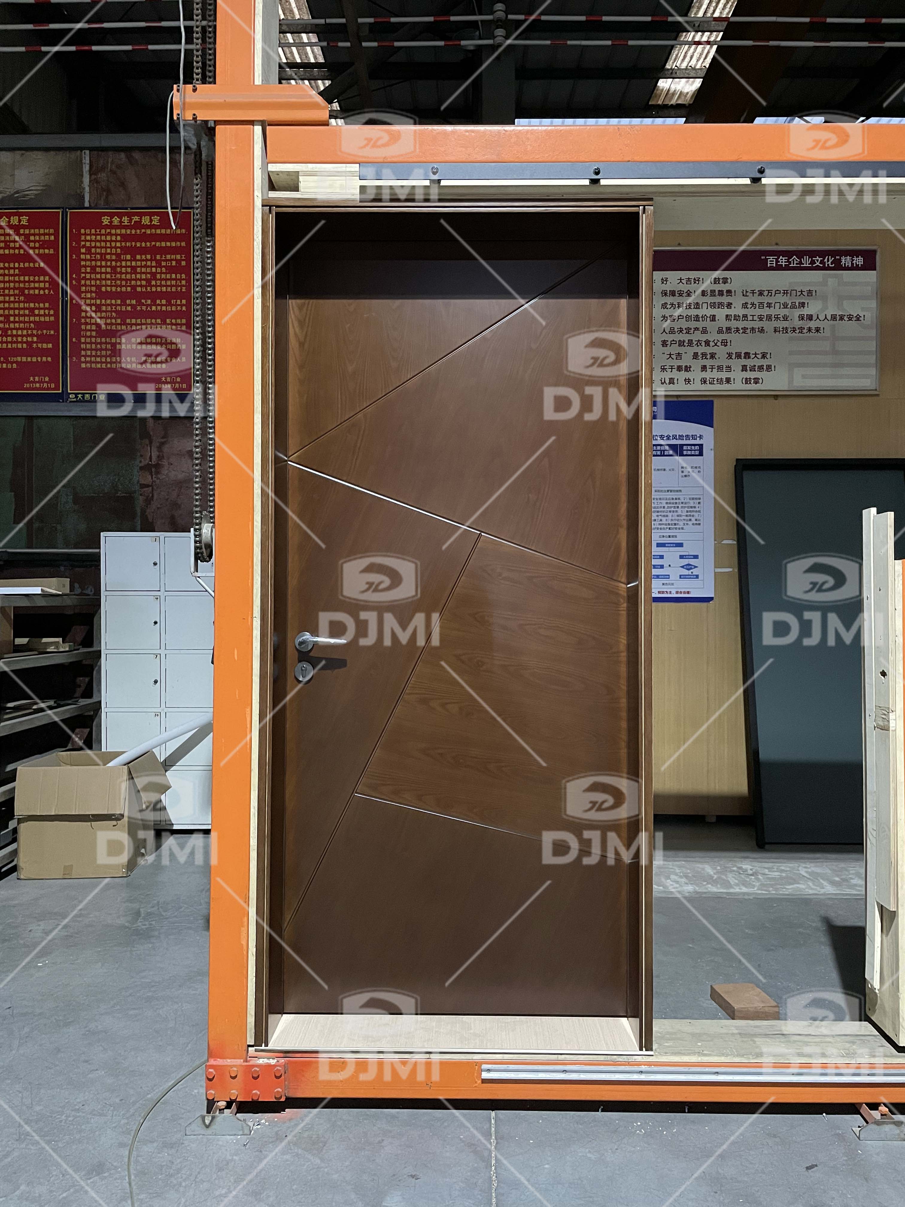 Top Selling Popular Design Oem Service Modern Door for House Solid Interior Front Wooden Door