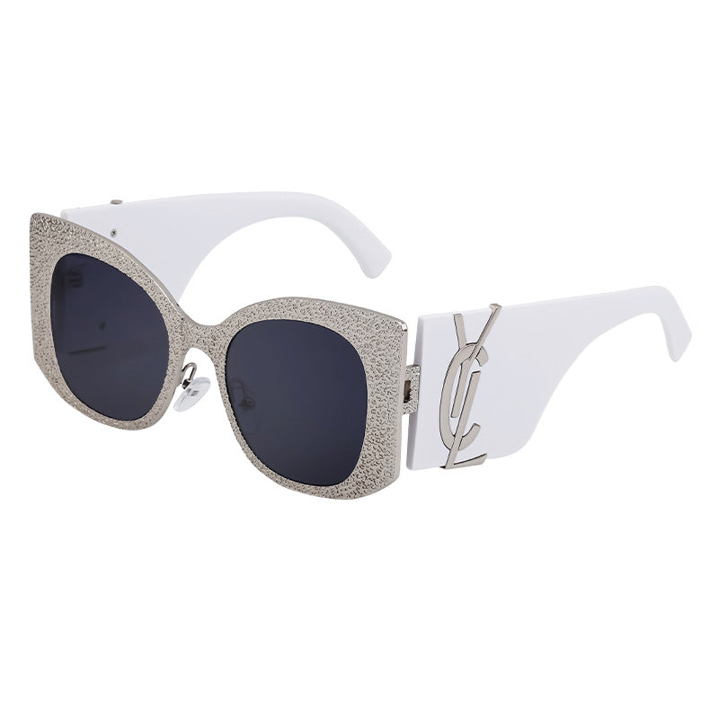 2025New Style Personality Wide Mirror Leg Sunglasses European and American Fashion Sunglasses for Women High-end Large Frame Outdoor Street Shooting Glasses