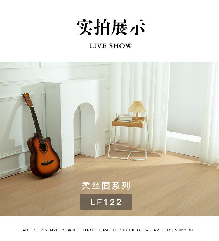 Free home installation with solid wood skirting board included Smooth Skin Feel Lacquer Flooring New Three-Layer Solid Core Real Wood Oak Flooring