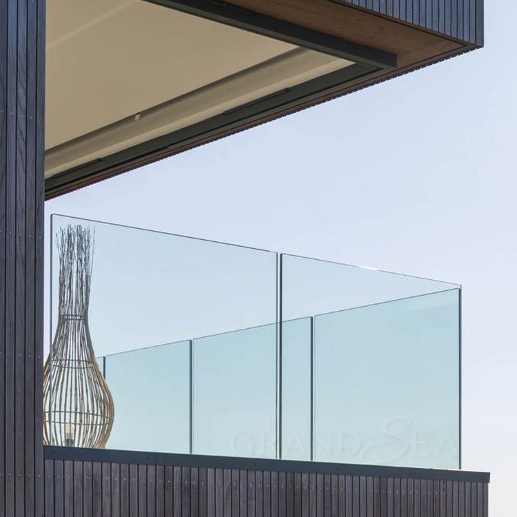 Outdoor Simple Balcony Glass Railing Balustrade Designs for Swimming Pool