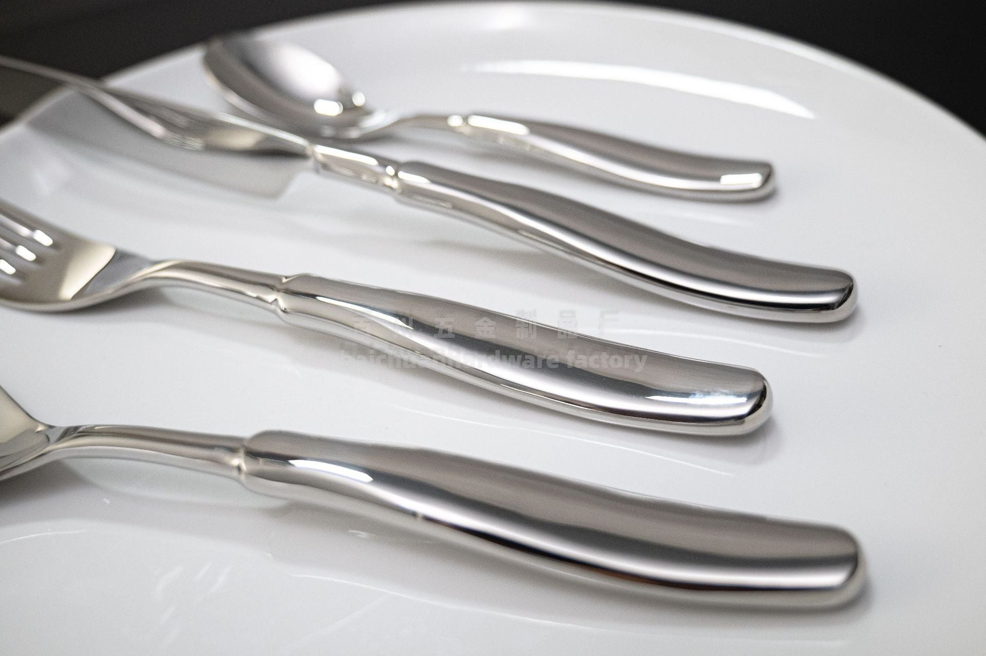 304Stainless Steel Knife Fork Spoon Thickened Tableware Western Hotel High-end Aesthetic Steak Knife Fork Spoon Forged Design