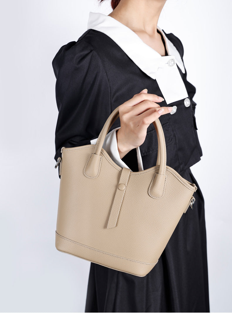 European and American Style Single Shoulder Handbag Fashion Women's Bag Light Luxury Crossbody Bag Women's Niche Versatile Large Capacity Tote Bag Genuine Leather