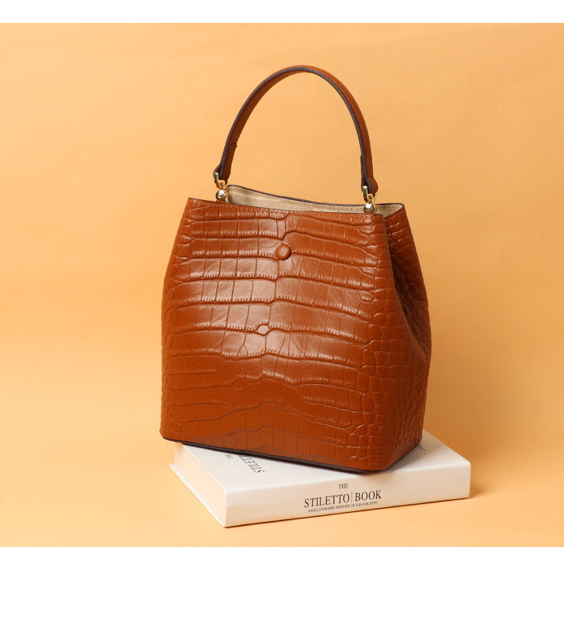 Spring and Autumn New Bucket Bag for Women, European and American Fashion Trend, Retro Personality Handbag, Single Shoulder Crossbody Bag for Ladies