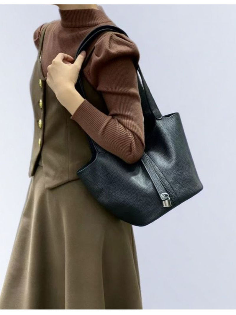 2025New Basket Bag for Women, High-End Niche Design, Large Capacity Bucket Bag, Top Layer Cowhide Handbag