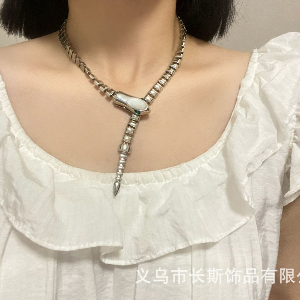 European and American Men's Snake-Shaped Bracelet, Unique Snake Year Bracelet, High-End Alloy Jewelry, Women's Minimalist Snake Chain