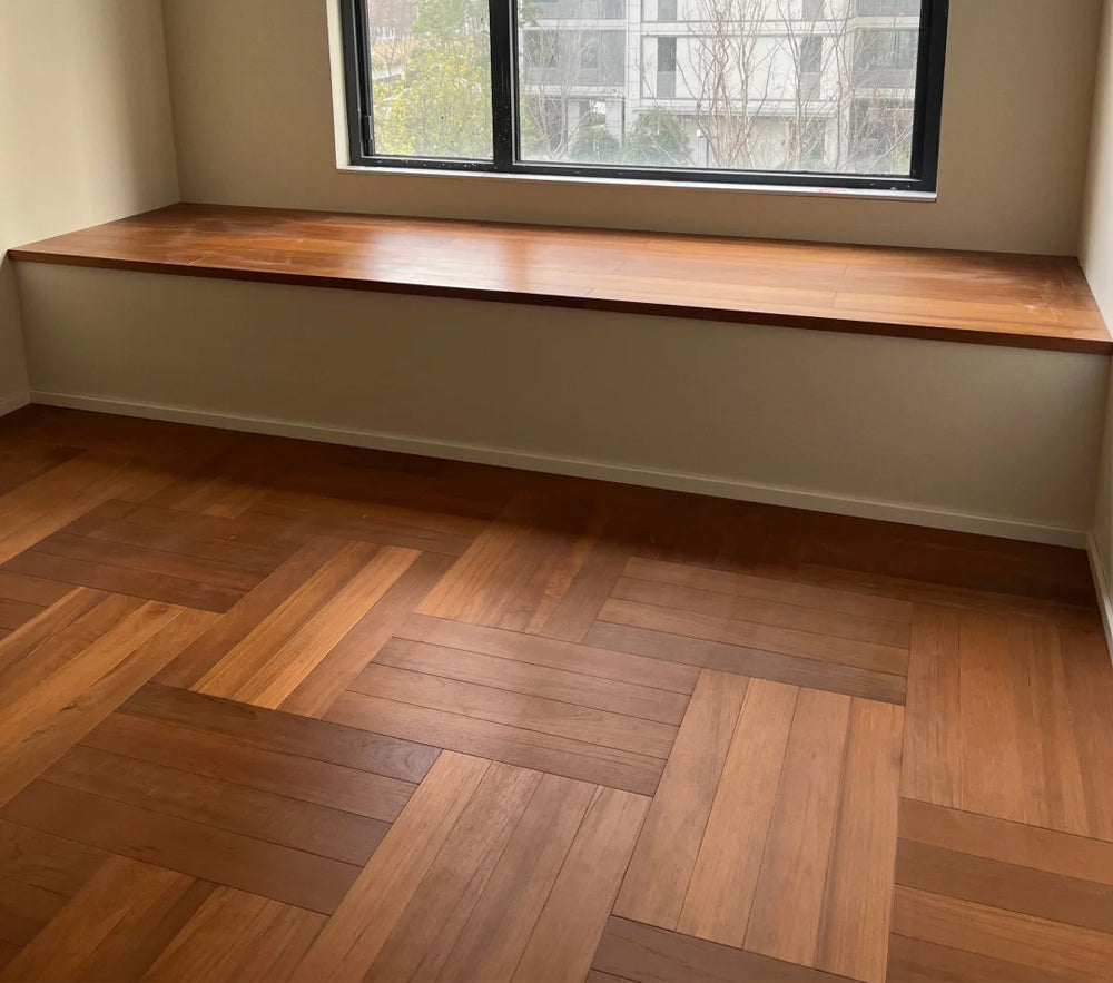 High-Quality Engineered Solid Teak Wood Flooring, Splash-Resistant Surface & Smooth Grain Texture for Elegant Residential Spaces