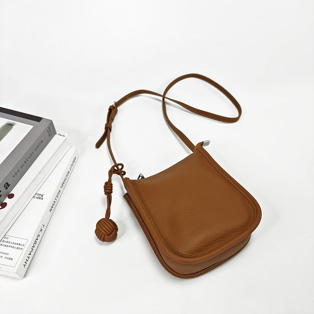 Genuine Leather Small Bucket Bag Trendy Small Bag for Women Fashion Woven Ball Phone Bag Versatile Shoulder Crossbody Bag