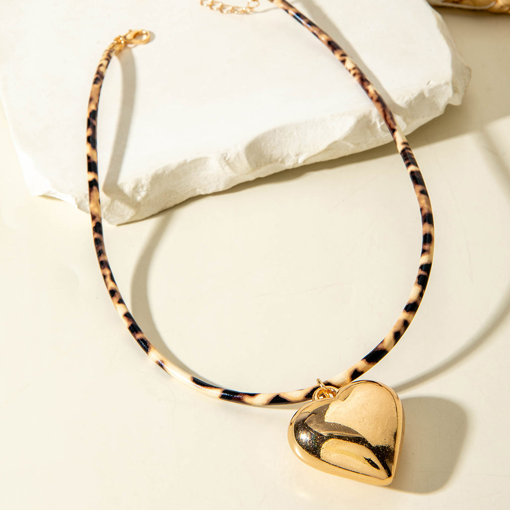 European and American Fashion Accessories Melad Leopard Print Exaggerated Necklace  Heart Pendant Vintage High-End Necklace