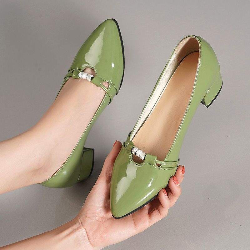 Women's Chunky Heel Single Shoes2025Spring and Autumn New Patent Leather Women's Pointed Toe Shoes, Shallow Mouth Leather Shoes for Moms, Versatile