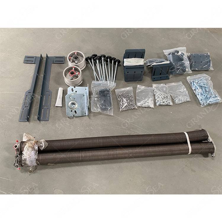 Modern Industrial Overhead Black Panel Garage Door Motor Automatic Aluminum Grille Garage Door for Villa