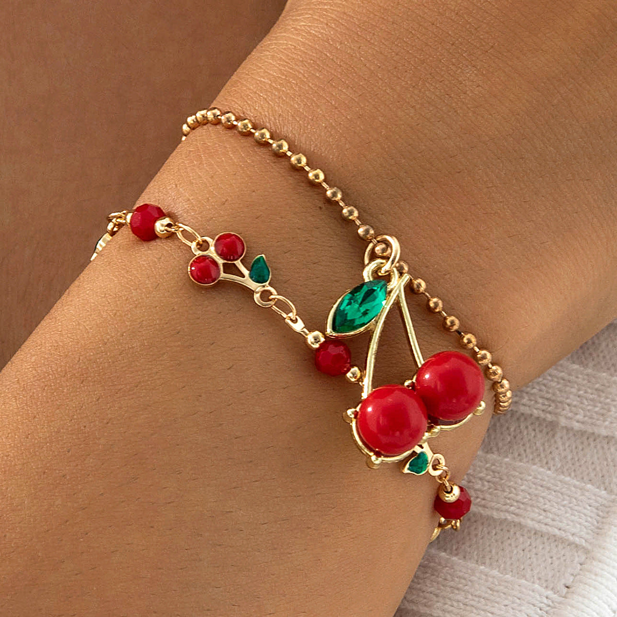 European and American Style Jewelry Light Luxury Imitation Pearl Cherry Necklace High-End Versatile Grass Multi-Layer Stacking Necklace Wholesale
