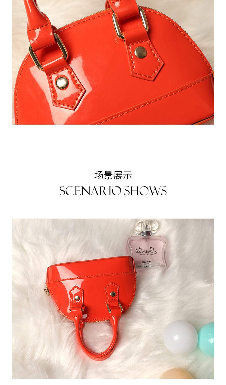 2022New Year's Trendy Fashion Small Bag Women's Shoulder Chain Crossbody Shell Bag