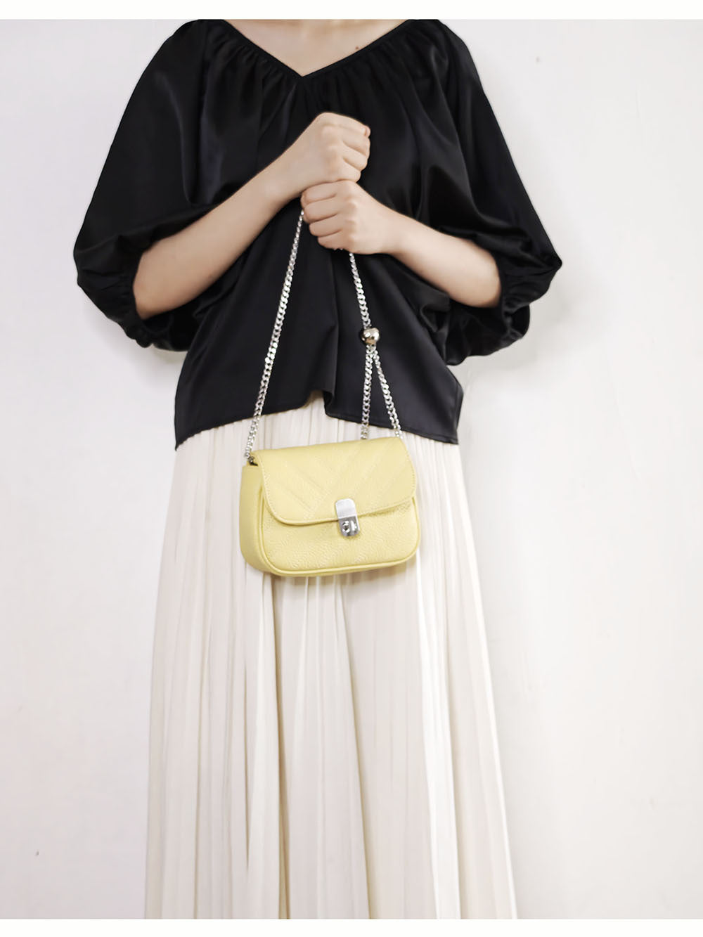 Genuine Leather Women's Bag New Metal Chain Small Square Bag Simple Versatile Chanel Style Single Shoulder Solid Color Embroidered Thread Crossbody Bag