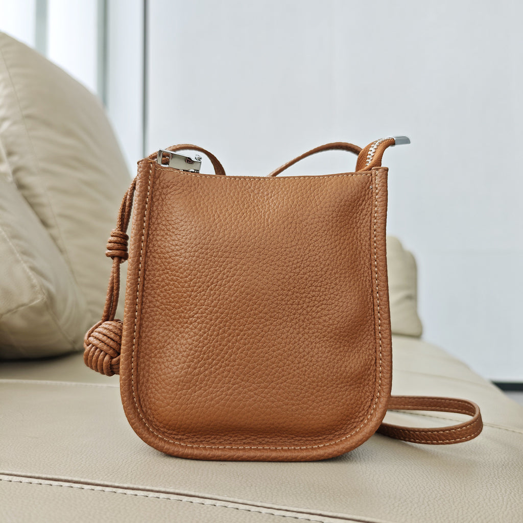 Genuine Leather Small Bucket Bag Trendy Small Bag for Women Fashion Woven Ball Phone Bag Versatile Shoulder Crossbody Bag