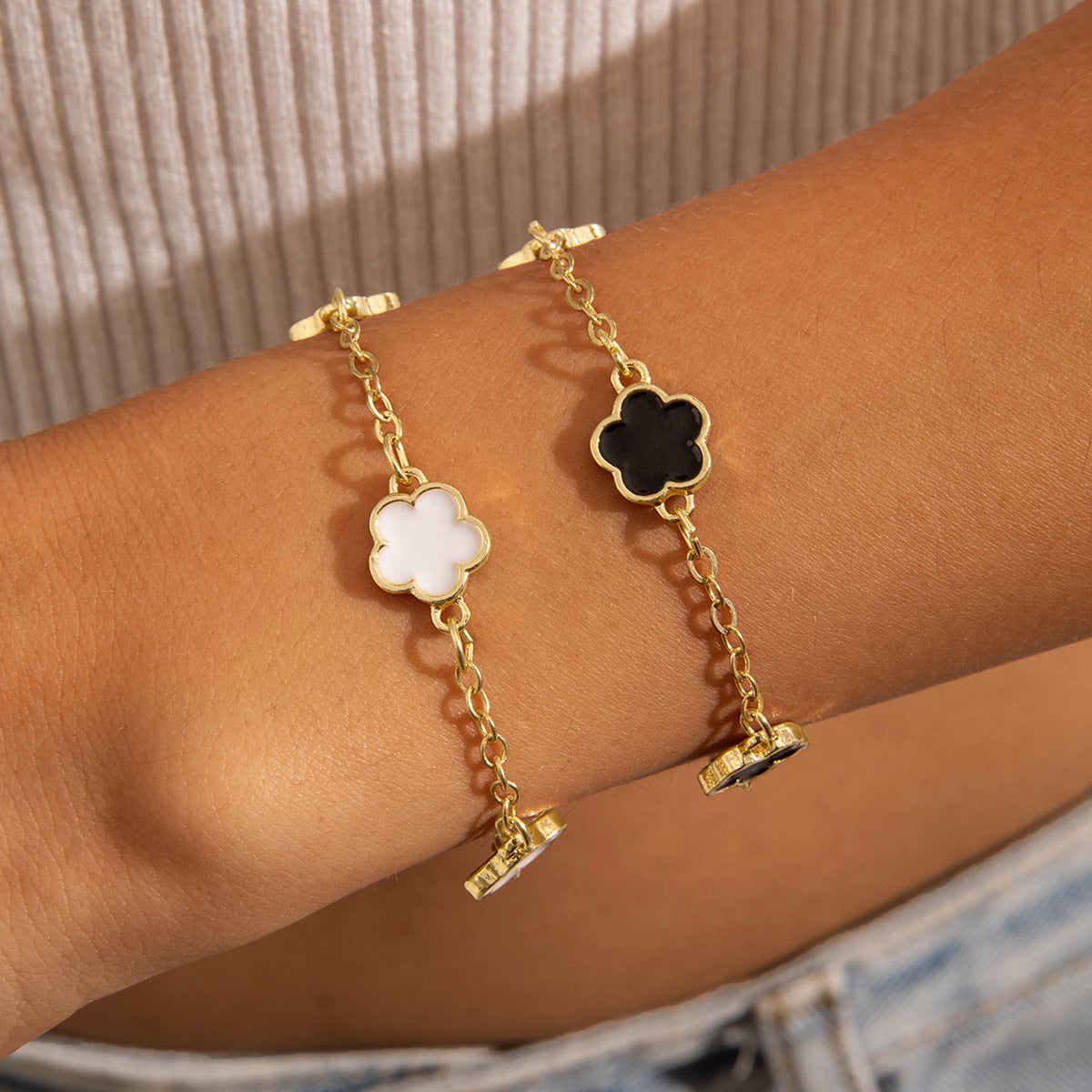 European and American Fashion Alloy Inlaid Diamond Five-Leaf Clover Bracelet Jewelry Three-Piece Set Simple Geometric Smooth Bracelet Wholesale