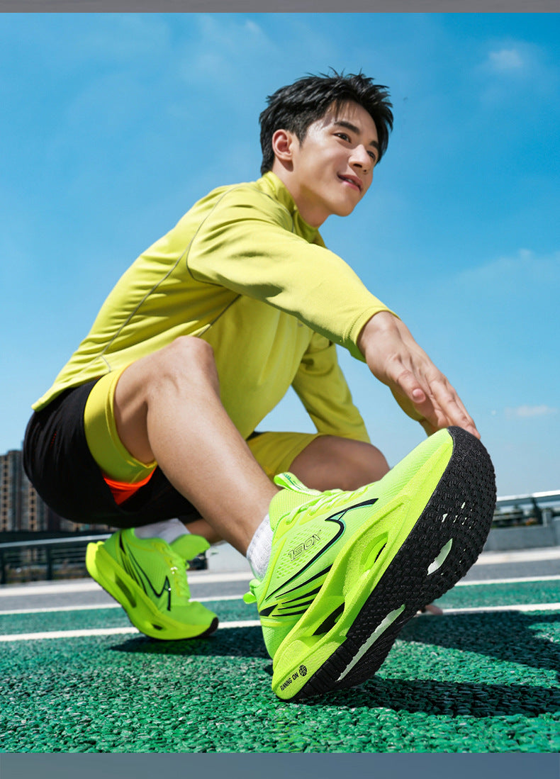 2025New Flying Wing Breathable Shock Absorption Running Shoes Summer Youth Racing Carbon Plate Lightweight Men and Women Sports Shoes