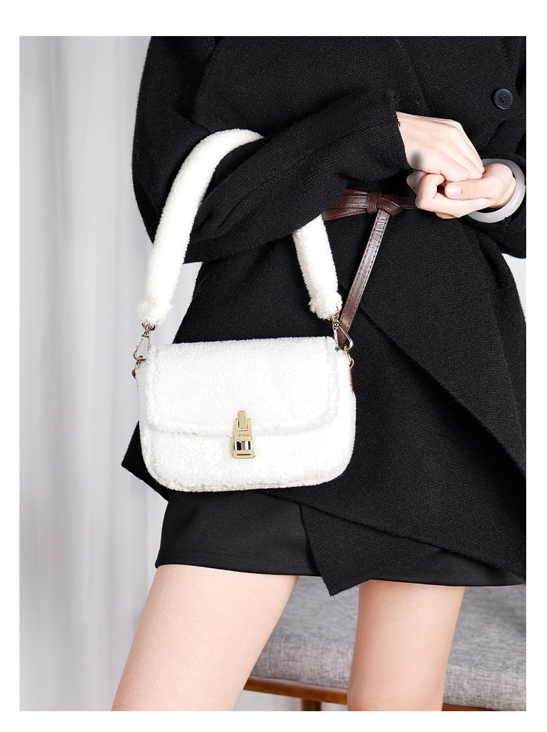 Korean Style Fashion Plush bsga Single Shoulder Crossbody Small Square Bag Cute Trendy European and American Hot-Selling Women's Bag Wholesale
