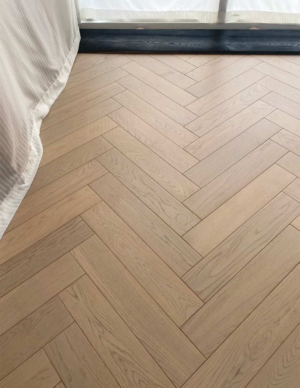 High Quality 14mm Custom Herringbone Oak Engineered Flooring | Modern Multi-Layer Wood Floor for Luxury Homes Living Rooms Parks