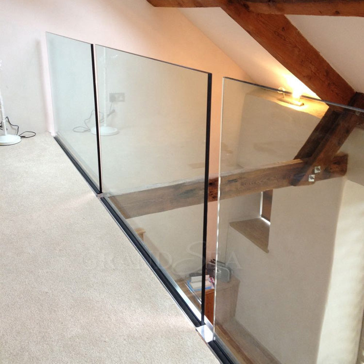 Outdoor Simple Balcony Glass Railing Balustrade Designs for Swimming Pool