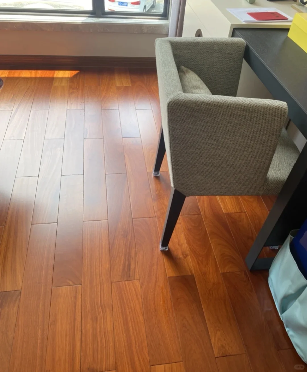 Customizable 12mm Padauk Solid Wood Flooring UV Lacquer Finish Three-Layer Waterproof Outdoor/Exterior Luxury Home Living Room