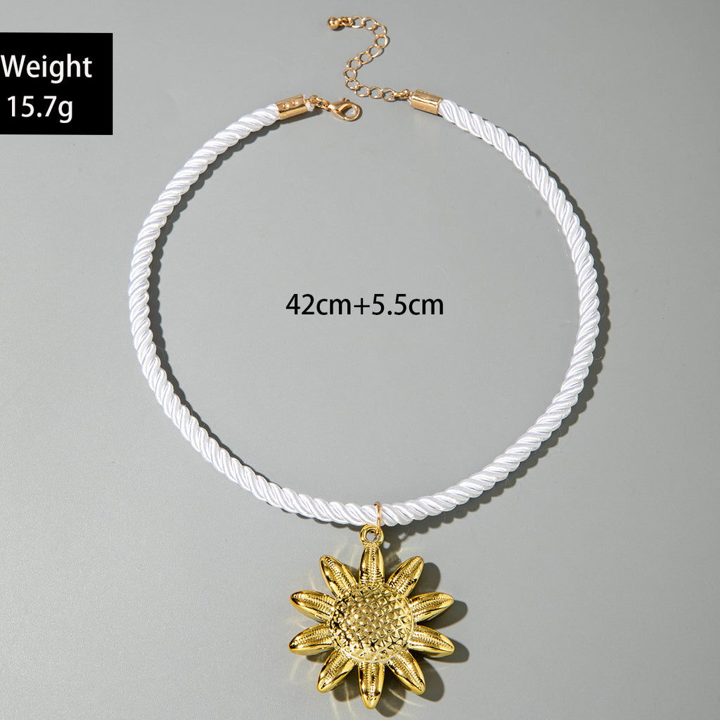 European and American Metal Ocean Style Starfish Pendant Necklace Jewelry Personality Exaggerated Star Beach Vacation Necklace for Women