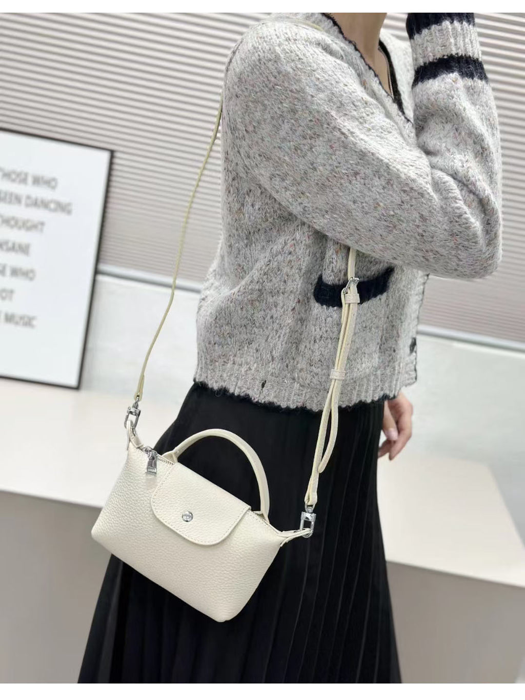 Dumpling Bag Top Layer Cowhide Niche Phone Bag Crossbody Small Bag Casual Genuine Leather Women's Bag Multifunctional Coin Purse