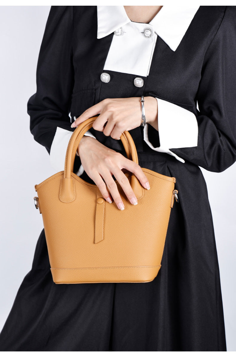 European and American Style Single Shoulder Handbag Fashion Women's Bag Light Luxury Crossbody Bag Women's Niche Versatile Large Capacity Tote Bag Genuine Leather