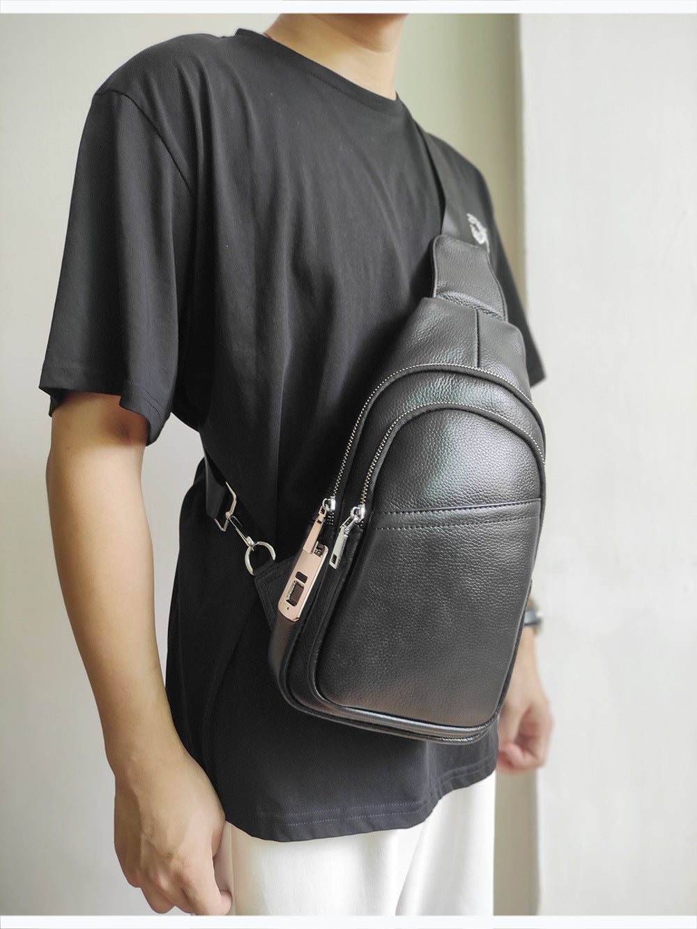 Anti-theft Fingerprint Lock Bag Top Layer Cowhide Men's Single Shoulder Crossbody Bag Multifunctional Crossbody High-end Genuine Leather Chest Bag
