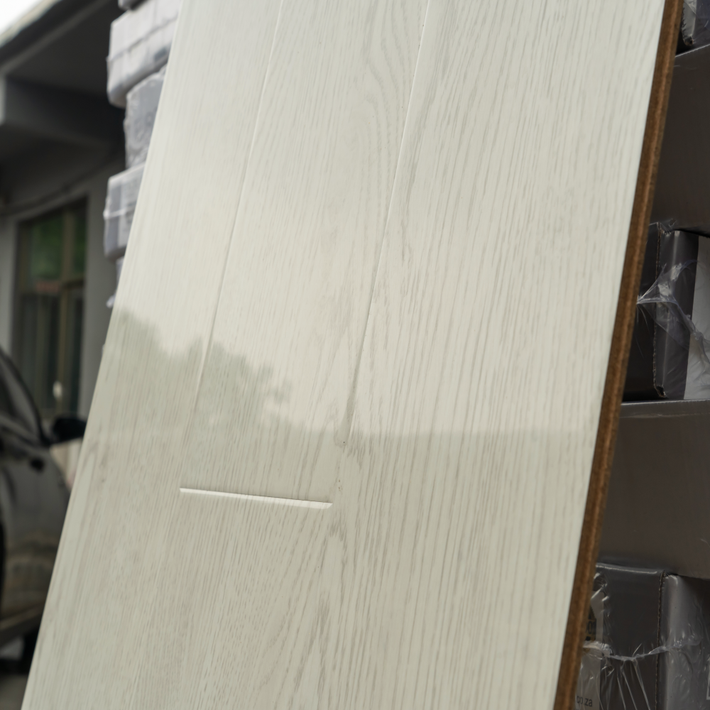 2025 Mdf Hdf Wood 8mm 12mm Super Waterproof Dark Gray Grey Black White Glossy High Gloss Laminate Flooring