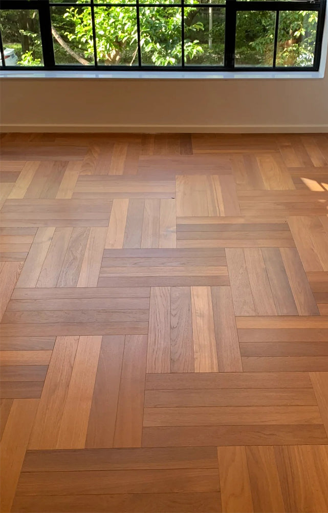 15mm Solid Wood Multilayer Teak Chevron Parquet Flooring | Smooth UV Finish | Customizable Pattern Colors | Park Outdoor Use