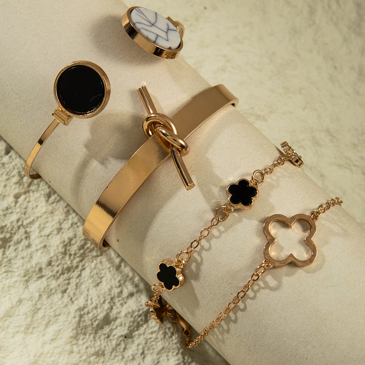 European and American Fashion Alloy Inlaid Diamond Five-Leaf Clover Bracelet Jewelry Three-Piece Set Simple Geometric Smooth Bracelet Wholesale