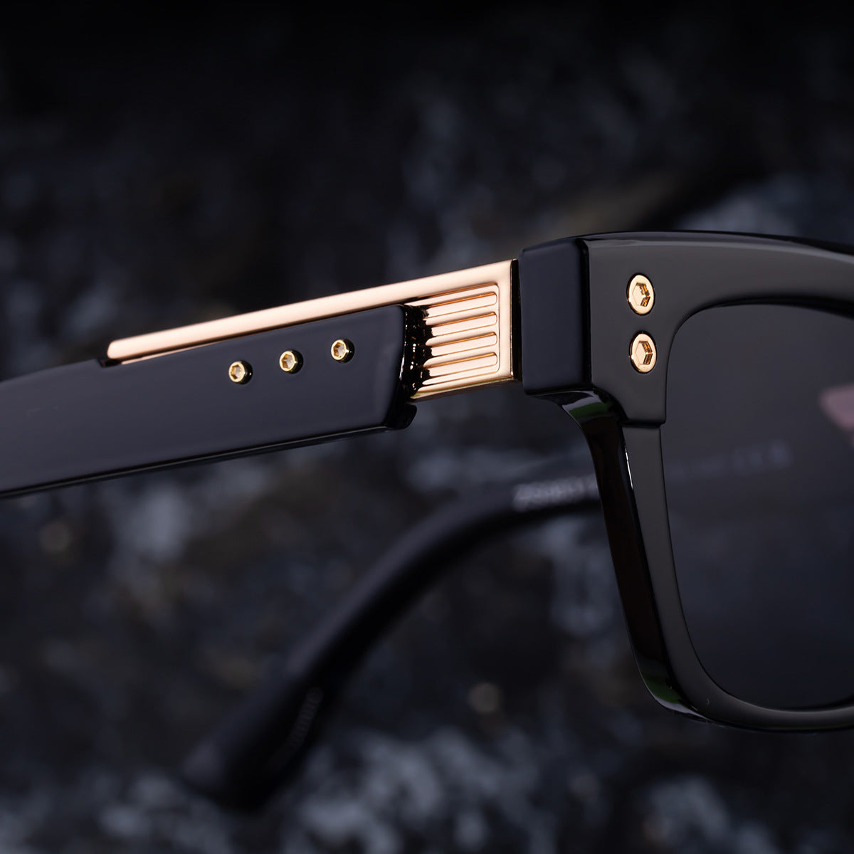 Men's Square Frame Polarized Sunglasses2025European and American retro high-end sun protection sunglasses for driving